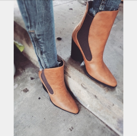 🚨ON SALE🚨//The Tobin// Cognac boots - Picture 8 of 8